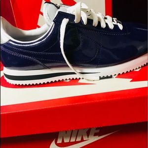 Nike Cortez Men’s 8.5 /Women’s 10